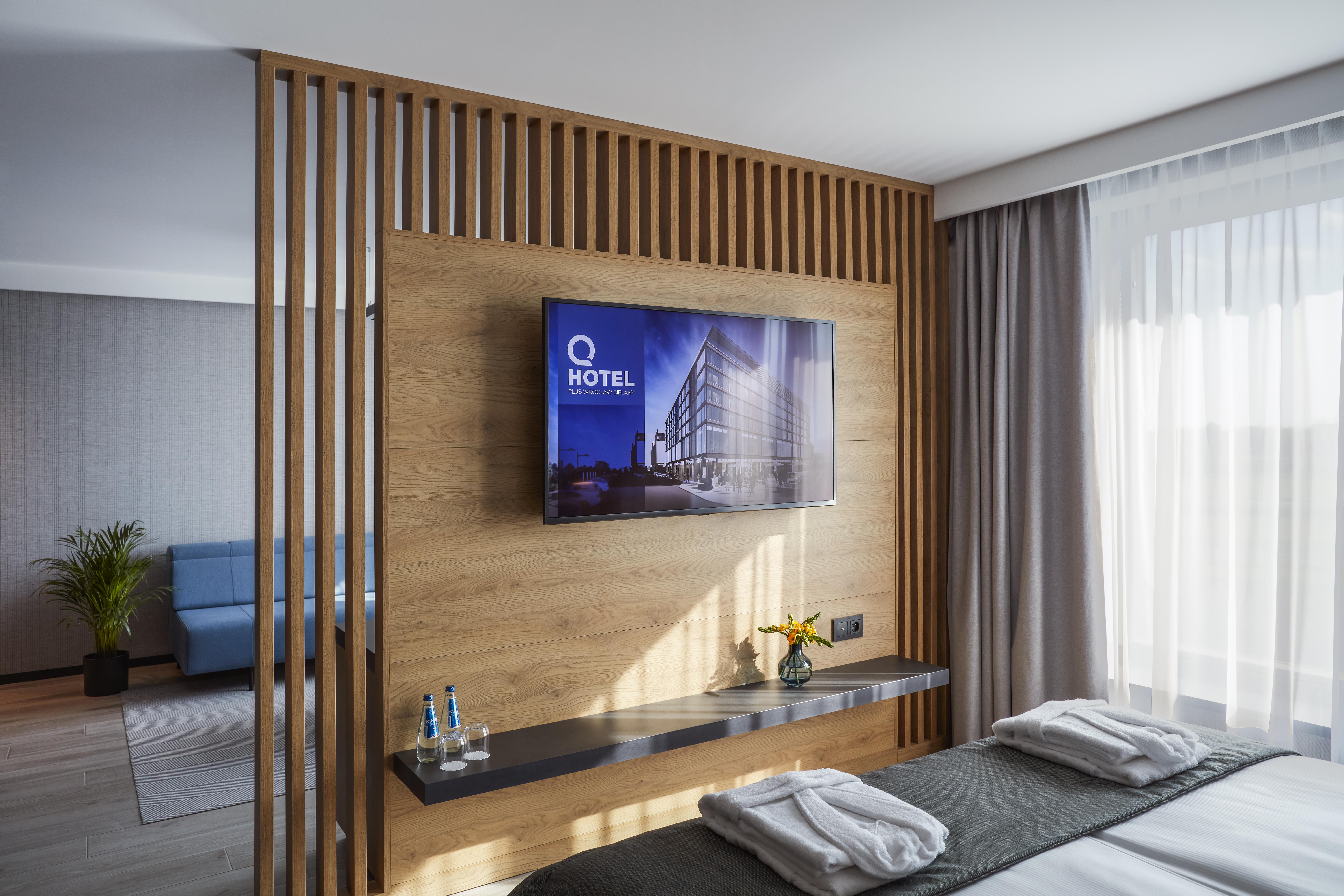 Q Hotel Plus Wroclaw Bielany Bielany Wroclawskie Exterior photo