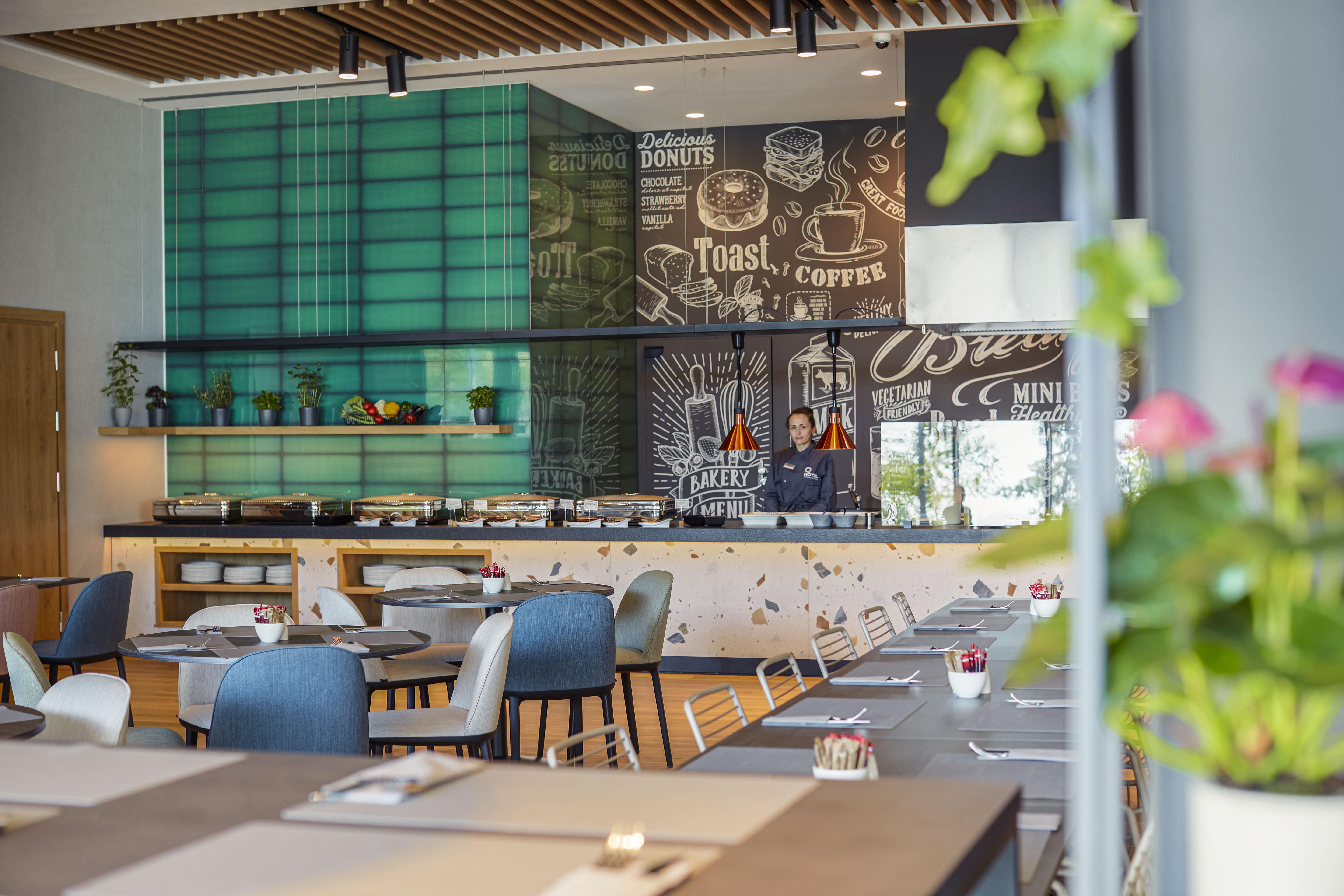 Q Hotel Plus Wroclaw Bielany Bielany Wroclawskie Exterior photo