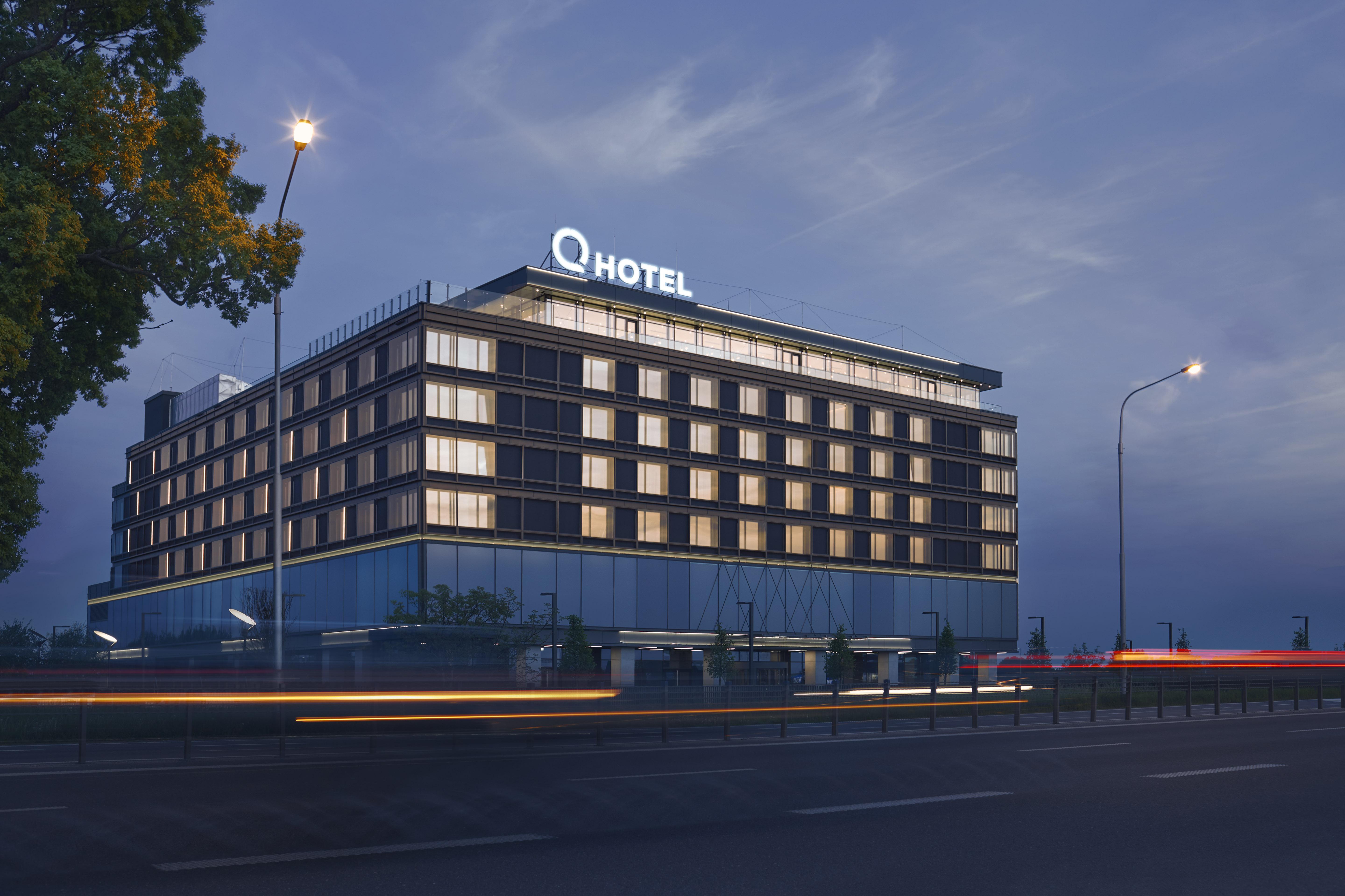 Q Hotel Plus Wroclaw Bielany Bielany Wroclawskie Exterior photo