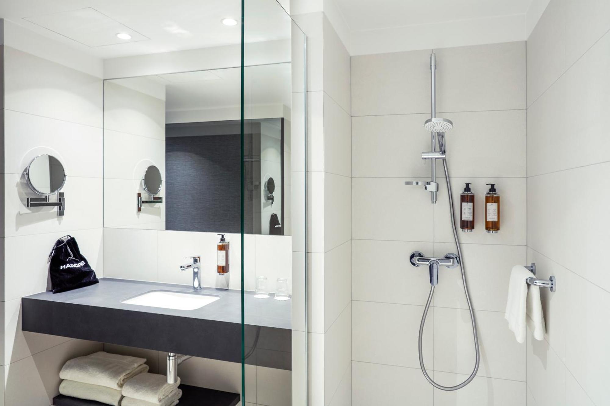 Q Hotel Plus Wroclaw Bielany Bielany Wroclawskie Exterior photo